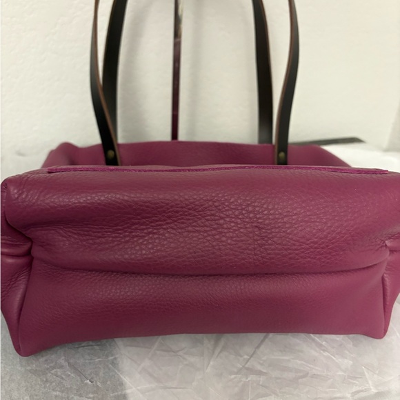 Portland Leather Iris Tote Bag - Picture 4 of 6